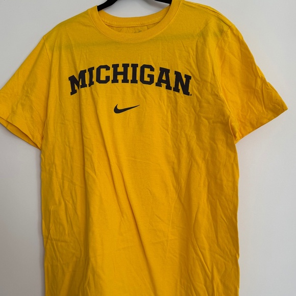 Nike Men's Yellow Michigan Wolverines T-Shirt Large - Picture 1 of 4